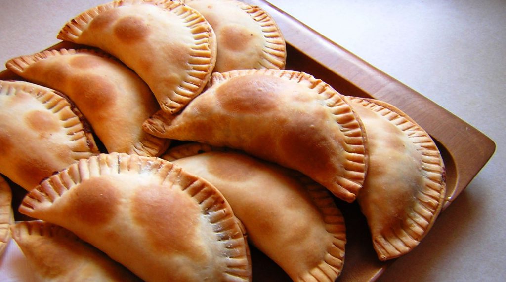 empanadas argentinas de carne ó jamón y queso